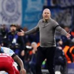 Steven Gerrard Ingatkan Arne Slot: Berhenti Keluhkan Lawan Bertahan, Cari Solusi!