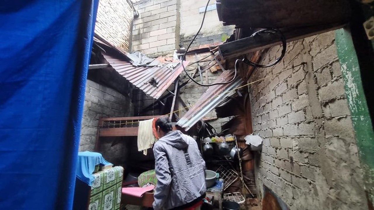 Tiga Rumah di Matraman Jaktim Ambruk Akibat Hujan, Warga Ajukan Program Bedah Rumah