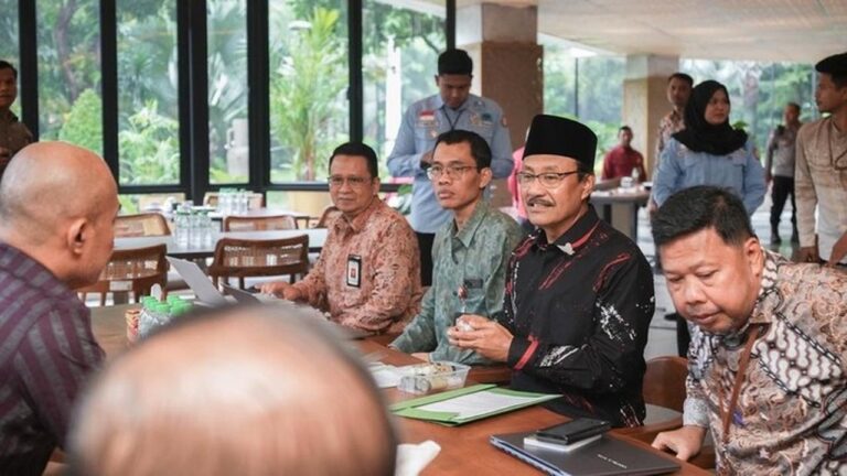 Sekolah Rakyat: Mensos Dorong Bupati Bungo dan Merangin Segera Bergabung Sekolah Rakyat: Mensos Dorong Bupati Bungo dan Merangin Segera Bergabung
