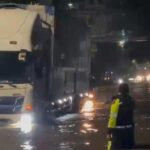 Banjir 60 Cm Landa Jalan Daan Mogot Jakarta Barat, Pengendara Diimbau Cari Jalur Alternatif