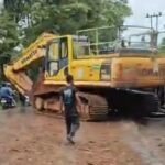 Ekskavator Lepas dari Trailer, Sebabkan Kecelakaan Beruntun 7 Kendaraan di Bogor