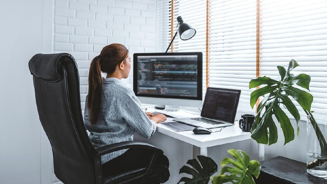 Jakarta Terapkan WFH bagi ASN dan Pegawai Swasta Akibat Cuaca Ekstrem