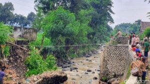 Banjir Situbondo: 5 Jembatan Rusak, Dua Putus Total Akibat Luapan Sungai