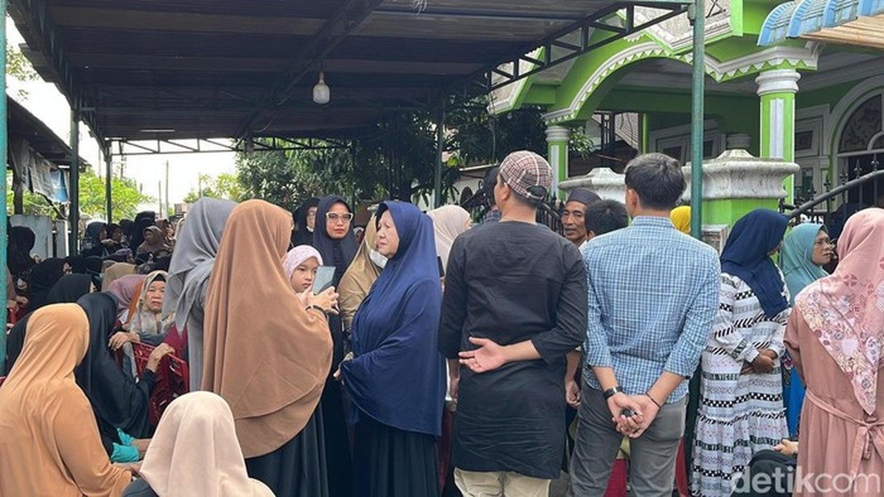 Sembilan Anggota Keluarga Tewas dalam Kecelakaan Maut Minibus vs Kereta Api di Tebing Tinggi Sembilan Anggota Keluarga Tewas dalam Kecelakaan Maut Minibus vs Kereta Api di Tebing Tinggi