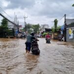 Banjir Jakarta Barat Belum Surut Akibat Tingginya Muka Air Cengkareng Drain
