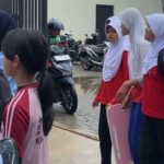 Siswa SMPN 3 Depok Bawa Meja dari Rumah Meski Sekolah Baru Direnovasi Rp 28 Miliar