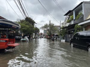 Banjir Harapan Baru 2 Bekasi Meluas, BPBD Kerahkan Perahu Karet Bantu Warga Terdampak