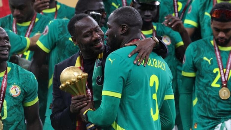 Pelatih Senegal Bela Aksi Walk Out di Final Piala Afrika 2025: Kami Dirugikan! Pelatih Senegal Bela Aksi Walk Out di Final Piala Afrika 2025: Kami Dirugikan!