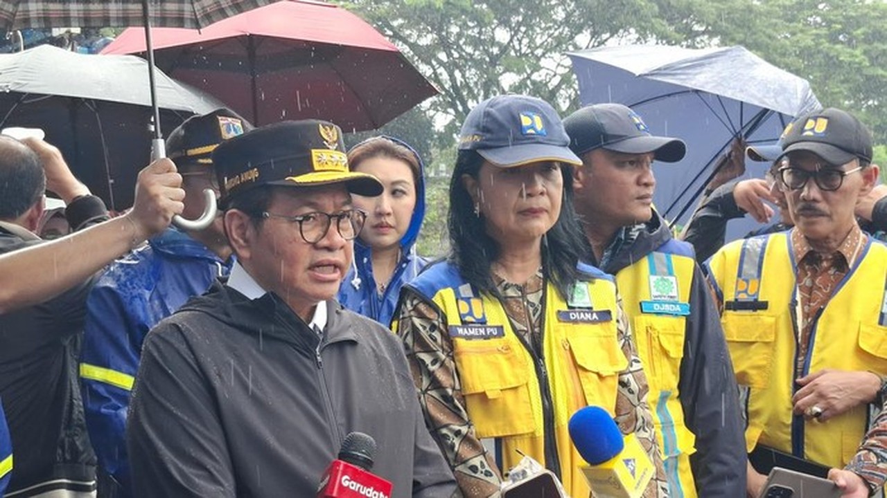 Pramono Anung Tinjau Pintu Air Cengkareng Drain Siaga 1, Pastikan Aliran Air Lancar