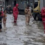 Banjir Landa Jakarta: 125 RT dan 16 Jalan Terendam, Ketinggian Air Capai 1,2 Meter