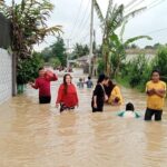 Banjir 1,5 Meter Rendam Lima Kampung di Pamarayan Serang, Polisi Turunkan Bantuan