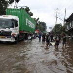 Banjir Jakarta: 121 RT dan 16 Ruas Jalan Masih Terendam Akibat Hujan Deras