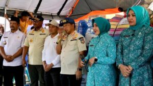 Tito Karnavian Bersama TP PKK Tinjau Langsung Bantuan Warga Terdampak Bencana di Aceh Tamiang