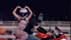 Fuji Klarifikasi Isu Pacar Baru: Pria yang Memboncengnya Ternyata Jasa Ojek Rp 1 Juta