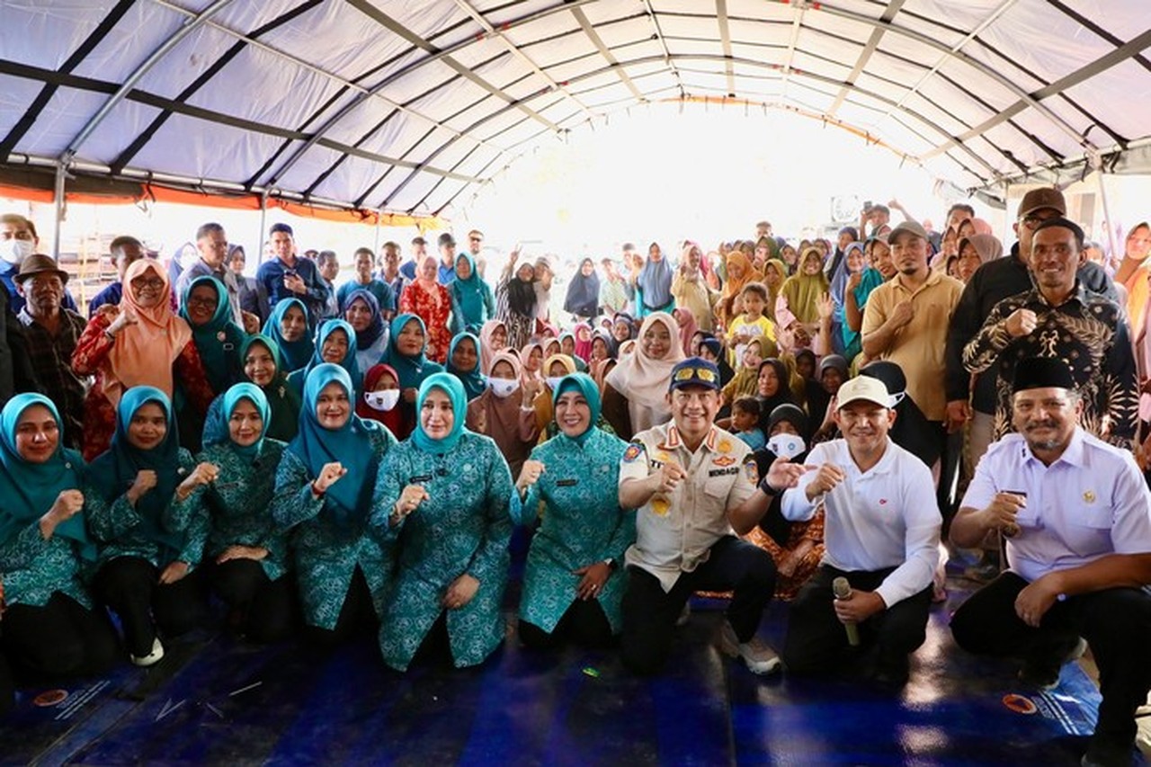 Ketum TP PKK Tri Tito Karnavian Salurkan Bantuan untuk Korban Bencana di Aceh Tamiang Ketum TP PKK Tri Tito Karnavian Salurkan Bantuan untuk Korban Bencana di Aceh Tamiang