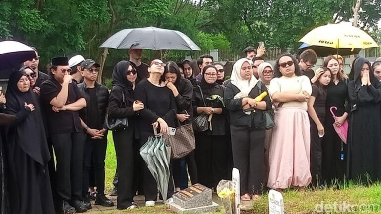 Momen Makan Bersama Lula Lahfah Seminggu Sebelum Meninggal Jadi Kenangan Terindah Keluarga Momen Makan Bersama Lula Lahfah Seminggu Sebelum Meninggal Jadi Kenangan Terindah Keluarga