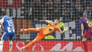 Joan Garcia Jadi Bintang, Barcelona Taklukkan Espanyol 2-0 dalam Derby Catalan