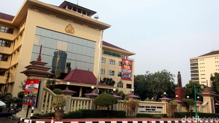 Kapolri Lakukan Rotasi 85 Perwira, Jabatan Strategis Pindah Tangan Januari 2026 Kapolri Lakukan Rotasi 85 Perwira, Jabatan Strategis Pindah Tangan Januari 2026