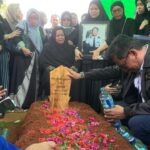 Kopilot ATR 42-500 Farhan Gunawan Dimakamkan di Gowa, Keluarga Tak Henti Menangis