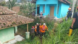 16 Kantong Jenazah Longsor Cisarua Diterima DVI Jabar, 7 Korban Telah Teridentifikasi