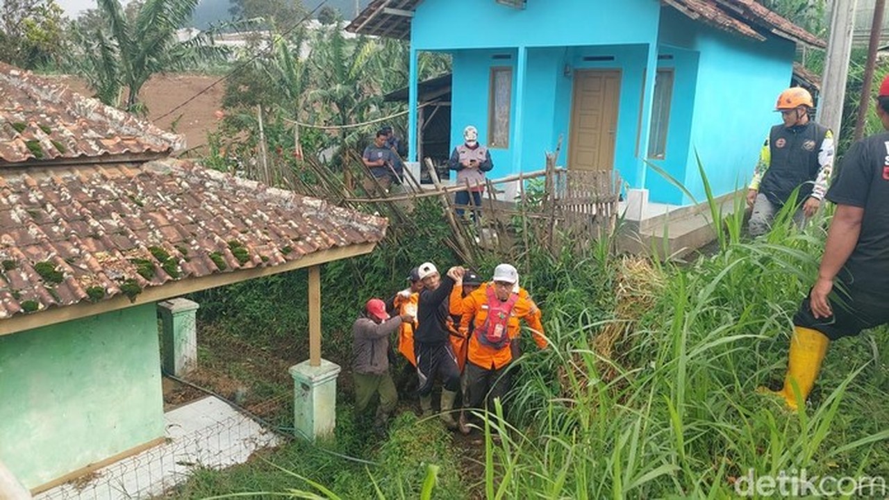 16 Kantong Jenazah Longsor Cisarua Diterima DVI Jabar, 7 Korban Telah Teridentifikasi