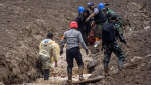 Kendala Tanah Labil Hambat Pencarian Puluhan Korban Longsor Cisarua Bandung Barat