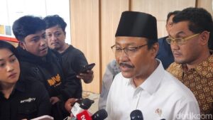 Mensos Gus Ipul Pastikan Bantuan Santunan dan Perbaikan Rumah untuk Korban Longsor Cisarua