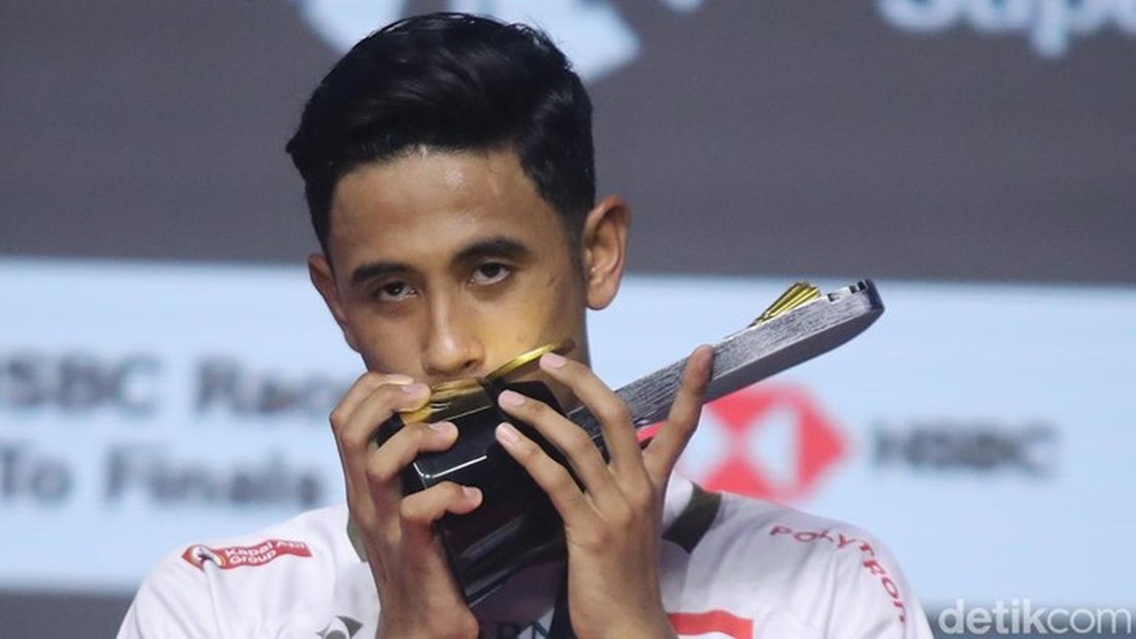 Alwi Farhan Juara Indonesia Masters 2026, Persembahkan Gelar untuk Tim dan Keluarga Alwi Farhan Juara Indonesia Masters 2026, Persembahkan Gelar untuk Tim dan Keluarga