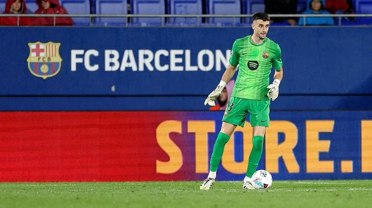 Kiper Barclona Joan Garcia Gemilang Di Derby Catalan, Pelatih Espanyol Manolo Gonzalez Tak Mau Berkomentar. (foto: Getty Images/soccrates Images)