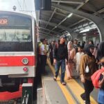 Lansia Terjaring Blacklist KAI Commuter Usai Diduga Lecehkan Penumpang Wanita di KRL