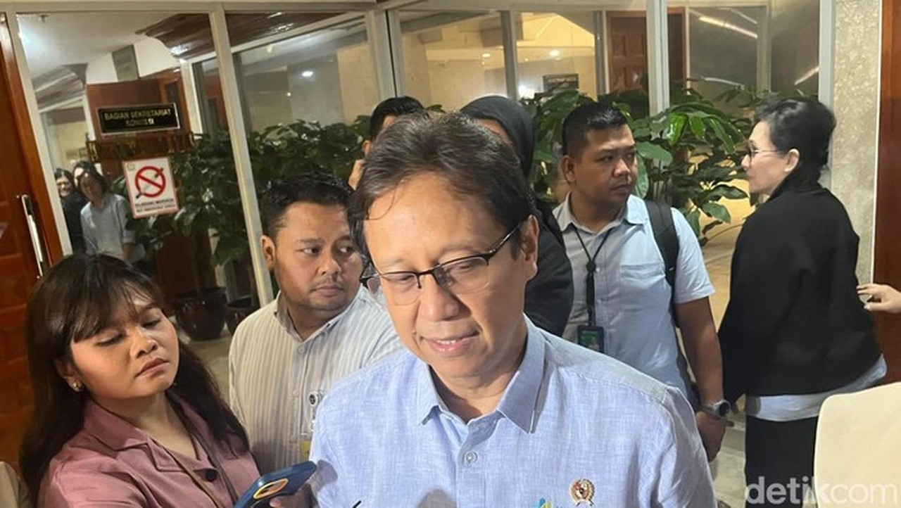 Menkes Budi Ajukan Rp 529 M untuk Perbaikan RS dan Faskes Pascabanjir Sumatera