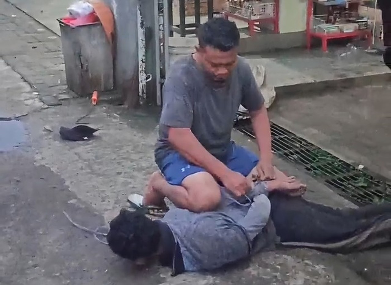 Pemulung Gadungan Curi HP dan Celengan Rp 7 Juta di Bogor, Satu Pelaku Ditangkap Pemulung Gadungan Curi HP dan Celengan Rp 7 Juta di Bogor, Satu Pelaku Ditangkap