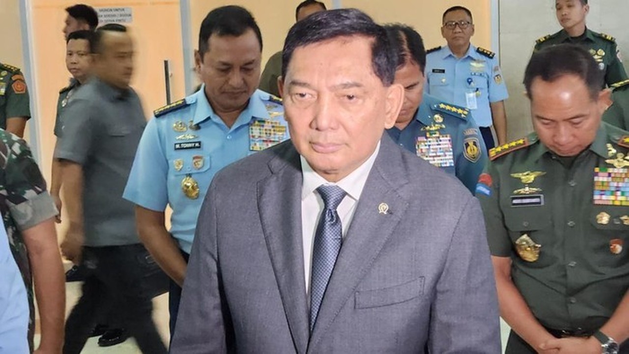 Menhan Sjafrie Tunggu Keputusan Kemlu Soal Iuran Dewan Perdamaian Bentukan Trump Menhan Sjafrie Tunggu Keputusan Kemlu Soal Iuran Dewan Perdamaian Bentukan Trump