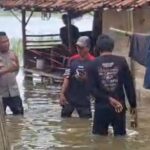 Banjir 1 Meter Rendam Ratusan Rumah di Serang, Warga Mengungsi ke Tempat Aman