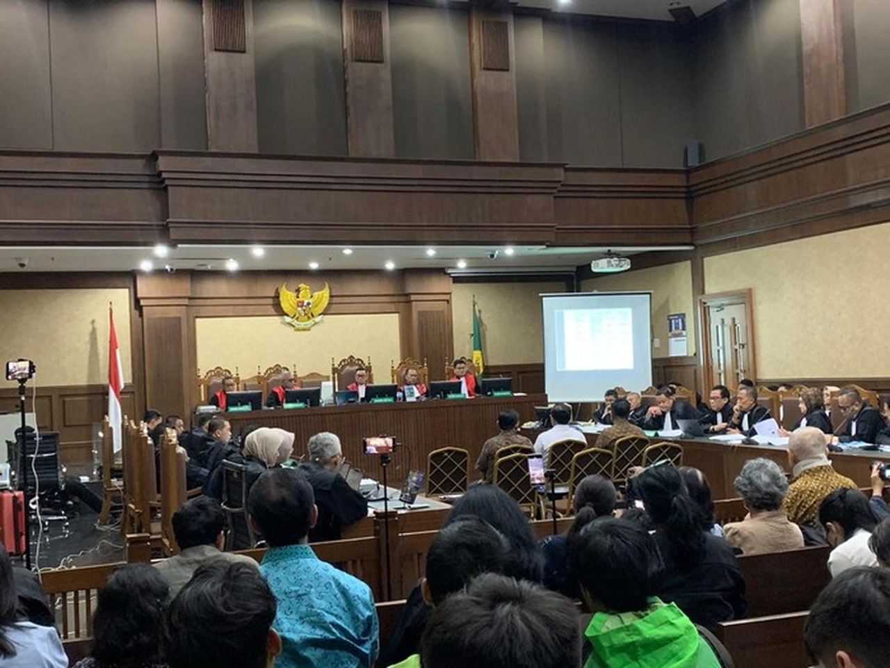 Saksi Ungkap Keuntungan Google USD 38 per Unit Chromebook dalam Sidang Nadiem Makarim Saksi Ungkap Keuntungan Google USD 38 per Unit Chromebook dalam Sidang Nadiem Makarim