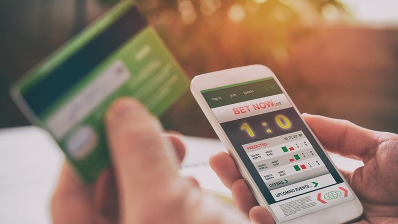 Camat Medan Diberhentikan Usai Diduga Pakai Rp 1,2 Miliar Kartu Kredit Pemerintah untuk Judi Online