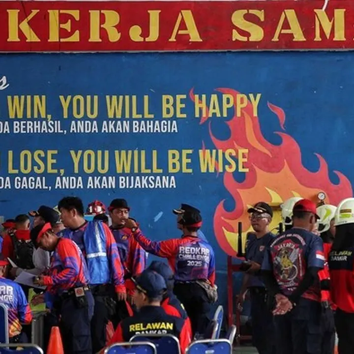Sandal Nyangkut di Betis, Warga Pandeglang Minta Pertolongan Petugas Damkar