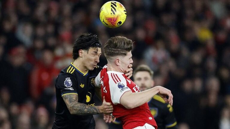 Jamie Carragher: Arsenal Tak Lemah Mental, Tapi Tumpul di Lini Depan Jamie Carragher: Arsenal Tak Lemah Mental, Tapi Tumpul di Lini Depan