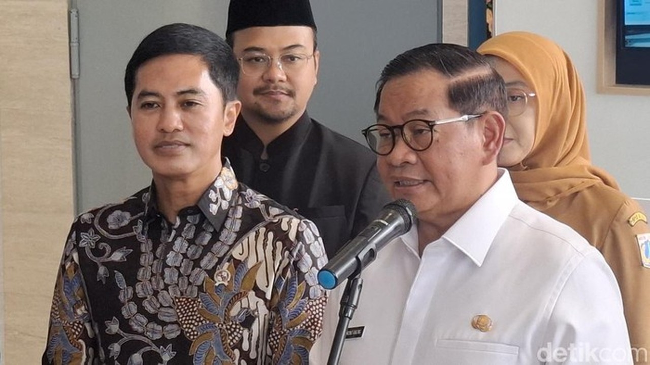 Pramono Anung Jamin Korban Banjir Jakarta Dapat Layanan Kesehatan Gratis