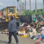 187 Ton Sampah Diangkut dari Pinggir Kali Mookervaart Jakarta Barat Pasca Banjir