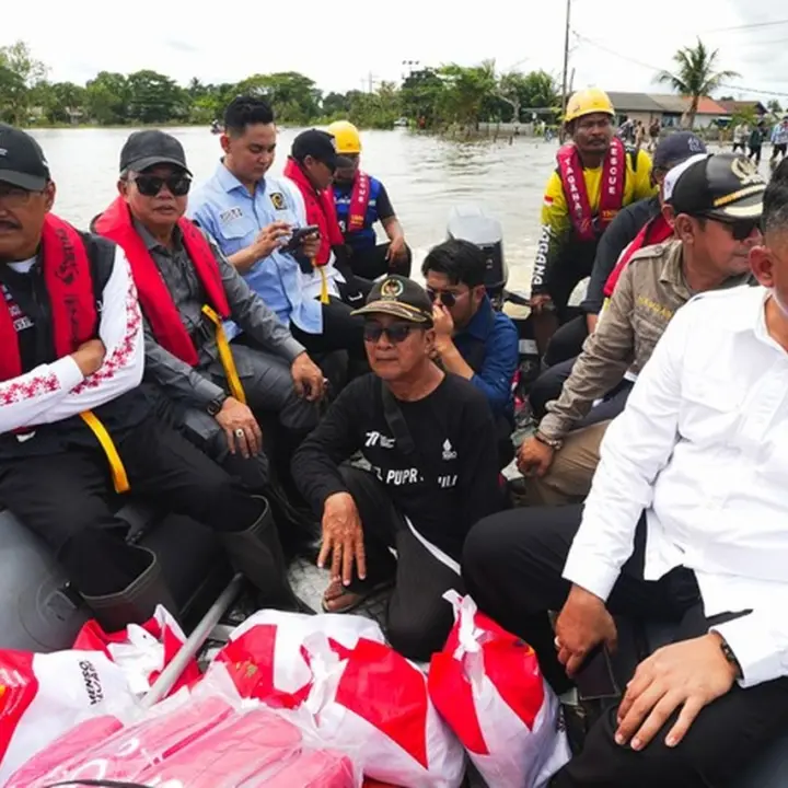 Mensos Pastikan Kebutuhan Dasar Pengungsi Banjir Kalsel Terpenuhi, Bantuan Tunai Disiapkan