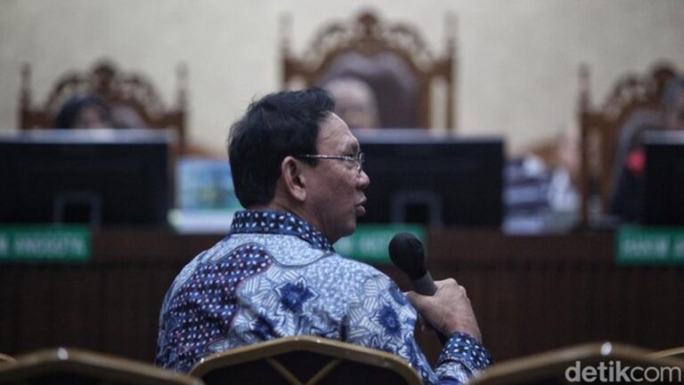 Ahok Ungkap Penyimpangan Impor Minyak dan Produk Kilang Saat Jabat Komisaris Utama Pertamina