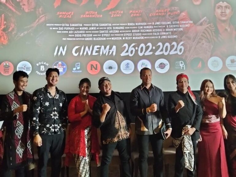 Samuel Rizal Tampil Beda sebagai Antagonis Kelam di Film Horor Sejarah ‘Rajah’
