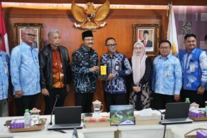 Mensos Ajak Kadinsos Kalsel Awasi Ketat Penyaluran Bansos, Data Dinamis Jadi Kunci