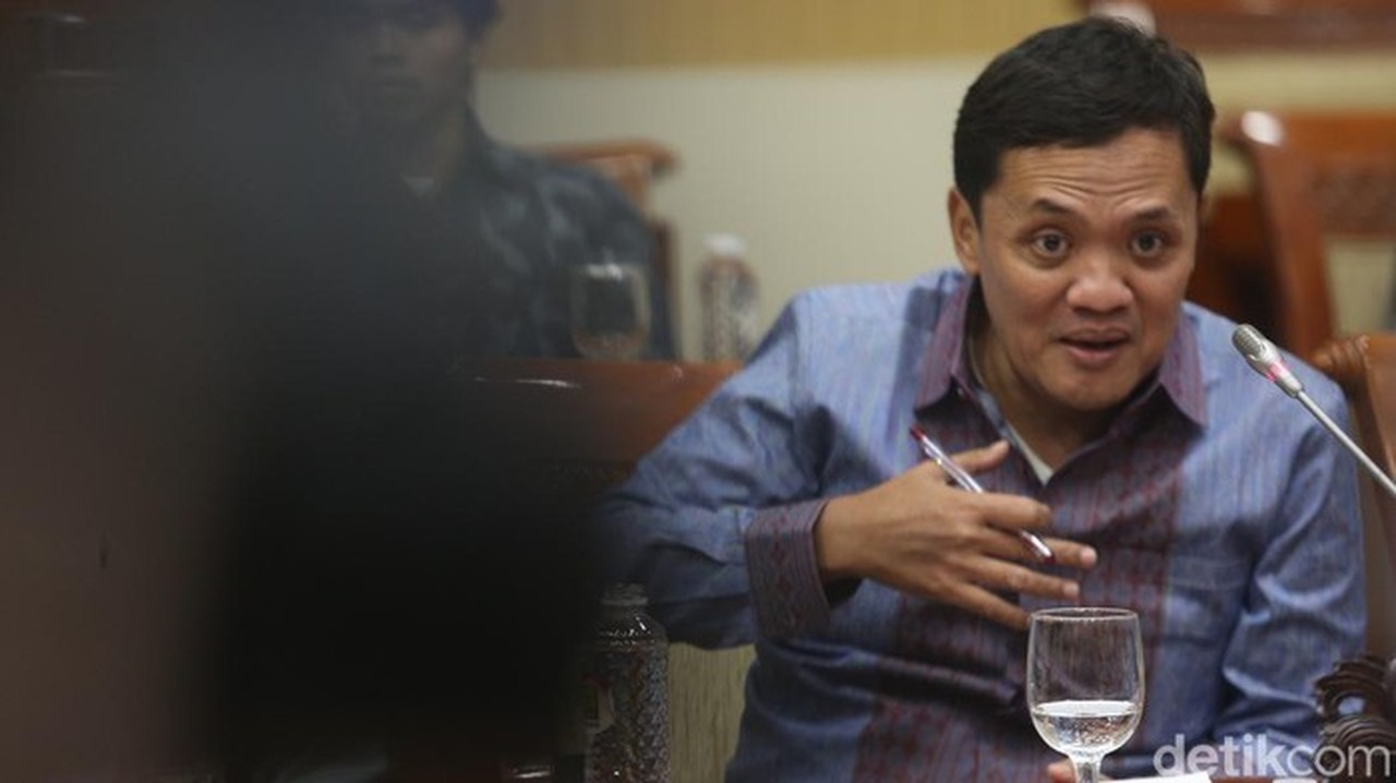 Habiburokhman Jelaskan Alasan Komisi III DPR Pilih Adies Kadir sebagai Hakim MK Pengganti Inosentius Samsul