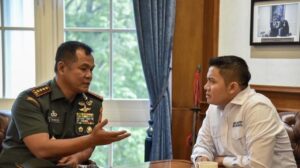 Seskab Teddy Indra Wijaya dan Wakil Panglima TNI Tandyo Budi Bahas MBG dan Pemulihan Bencana Sumatera