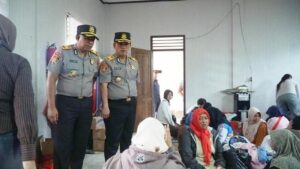 Sespimti Polri Salurkan Bantuan untuk Korban Longsor Cisarua, Bandung Barat
