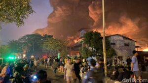 Api Lalap Pabrik Sandal di Medan, Diduga Berawal dari Gudang Bahan Baku