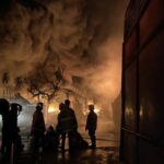 Api Melalap Pabrik Sandal di Medan, 6 Jam Berlalu Belum Bisa Dipadamkan