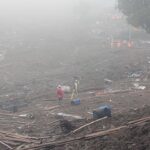 Tim SAR Lanjutkan Pencarian Korban Longsor Cisarua di Tengah Kabut Tebal